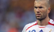 瓦力棋牌入口-孤王降临，范弗利特血战快船记