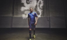 瓦力棋牌app-开拓者的野心与克莱的绝唱，当孤勇者跨越大洋遥相呼应