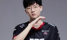 瓦力棋牌-BLG绝杀EDG，Viper拿下关键大龙顶尖较量四强赛，成为赛场最大亮点的简单介绍