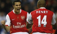 瓦力棋牌游戏-冰与火的奏鸣曲，绿茵场上的绝境突围与球台上的惊艳重生