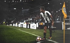 瓦力棋牌官网-金融世界杯，南非冲垮瑞士防线，法比尼奥化身关键先生