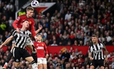 瓦力棋牌app-曼联大败如泥，球队距离前四差距甚远