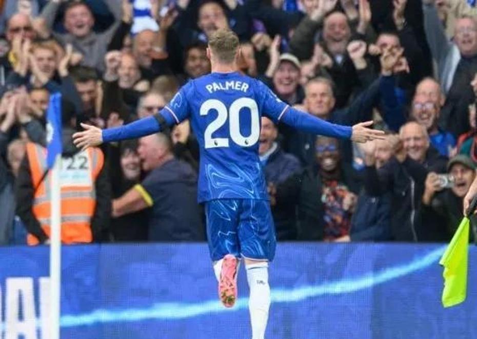 曼城主场惨败,追赶榜首形势严峻 曼城主场惨败,追赶榜首形势严峻