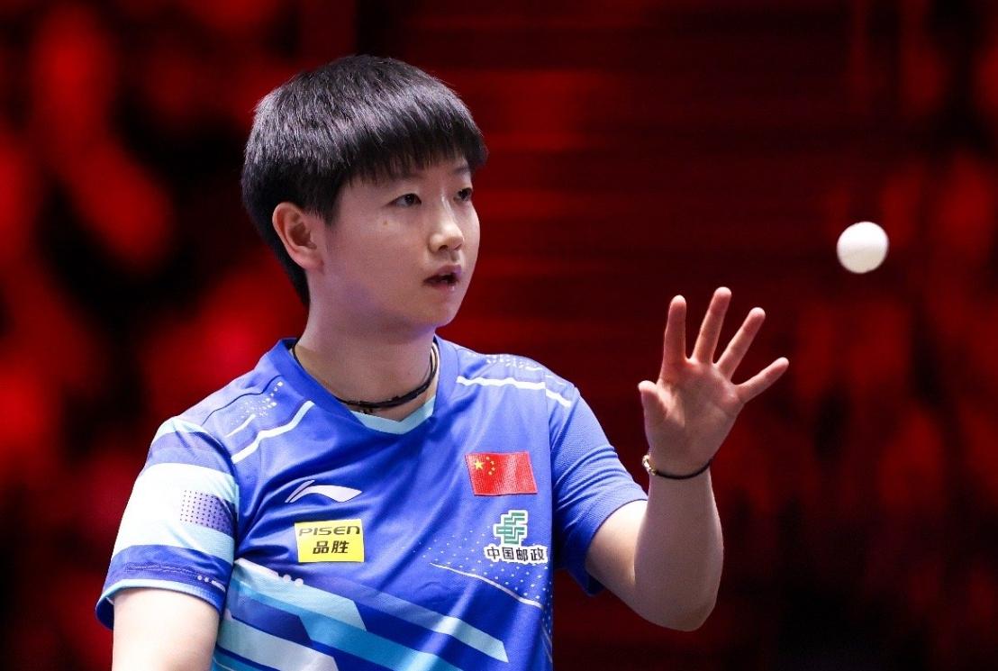 新加坡选手拼尽全力，争夺冠军