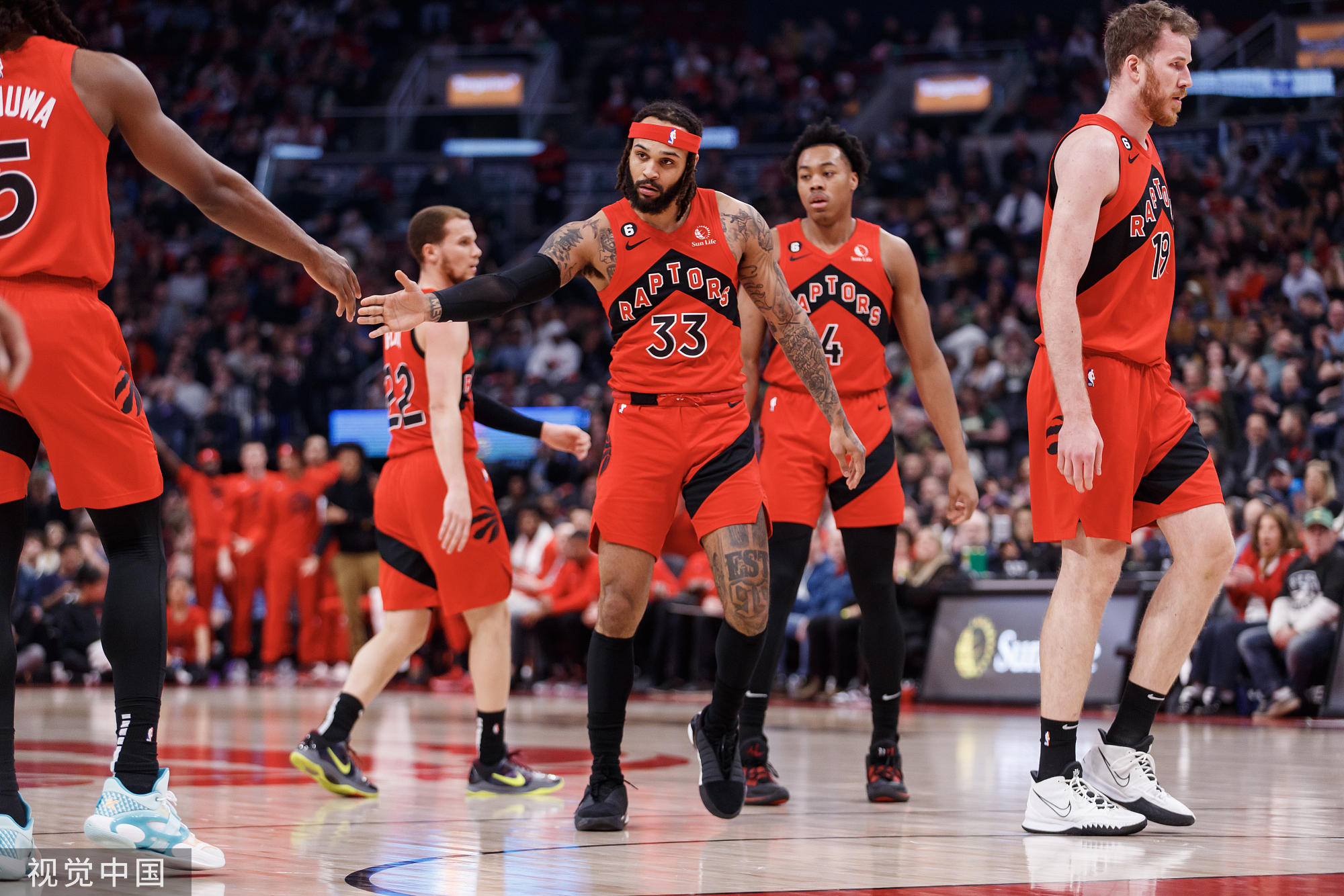 雄鹿主场力克猛龙,晋级东部决赛 雄鹿主场力克猛龙,晋级东部决赛