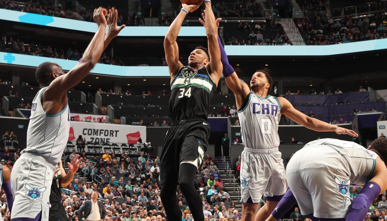 雄鹿主场取胜黄蜂 雄鹿主场取胜黄蜂