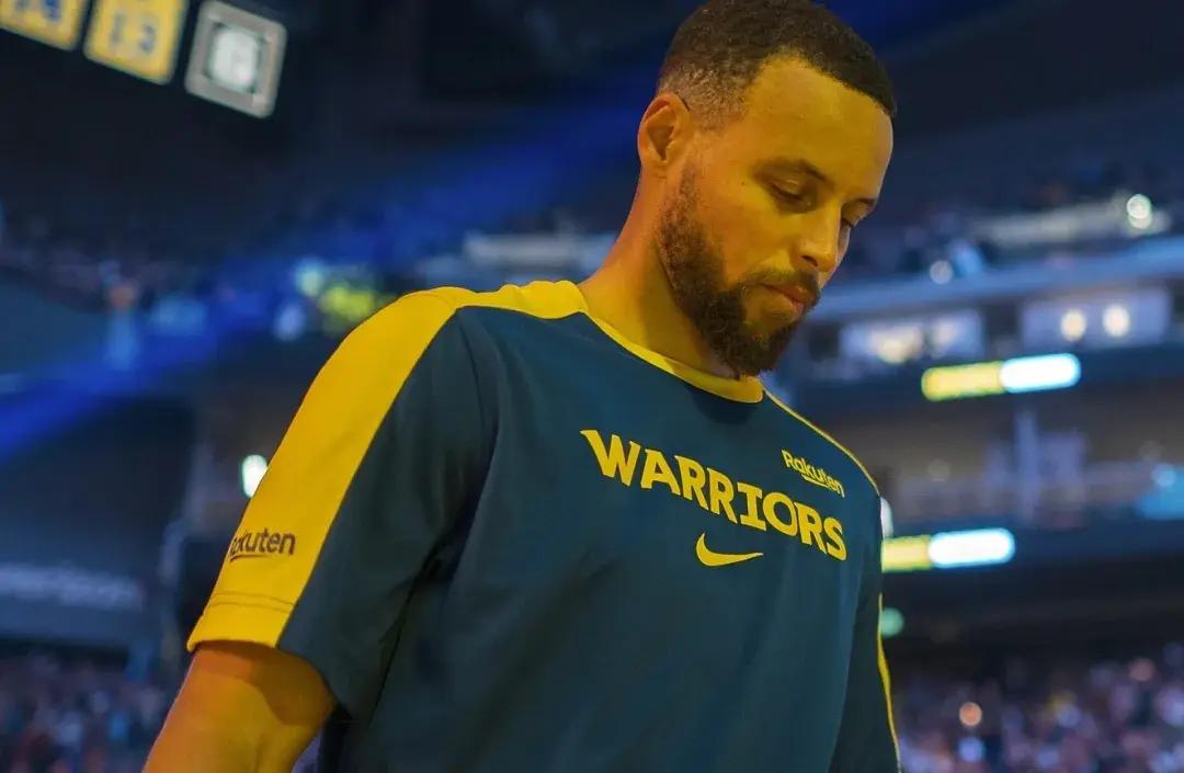 包含勇士主帅宣布伤情好转，有望复出参加季后赛的词条