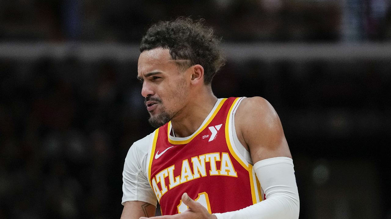 关于老鹰逆转战胜公牛,特雷杨关键时刻暴扣的信息 关于老鹰逆转战胜公牛,特雷杨关键时刻暴扣的信息