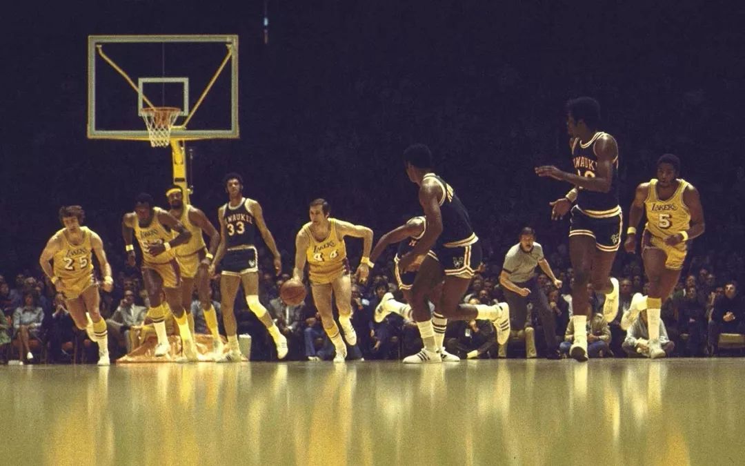 实力强队遭遇阻碍，难以取得胜利