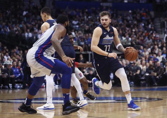 活塞客场击败独行侠，格里芬砍下30分的简单介绍