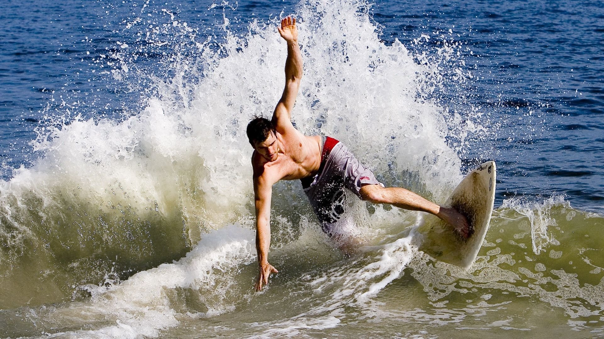 冰山之巅的火焰,奥纳纳一锤定音,阿尔及利亚击穿尼斯铁壁