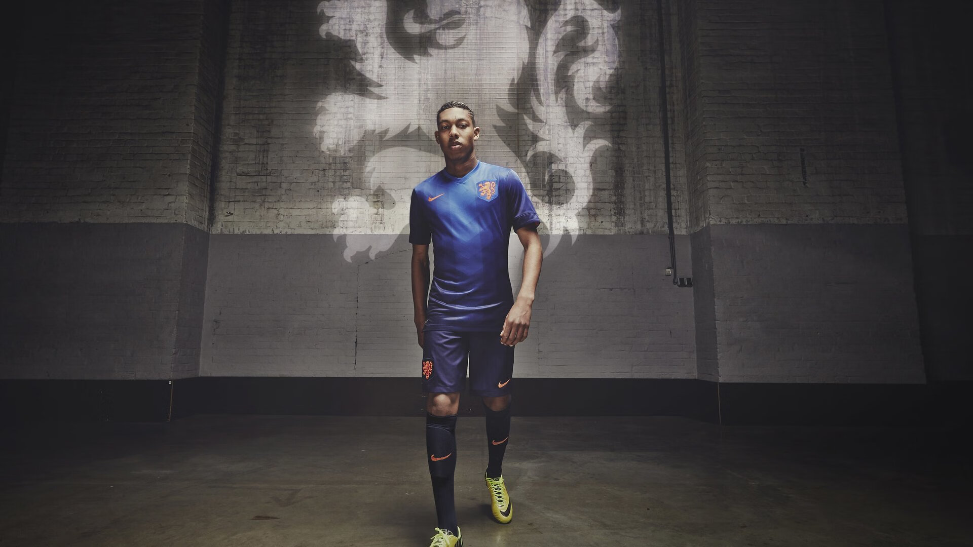 神话对决,库尔图瓦以教科书式封神表演,助巴西在争冠战中险胜牙买加