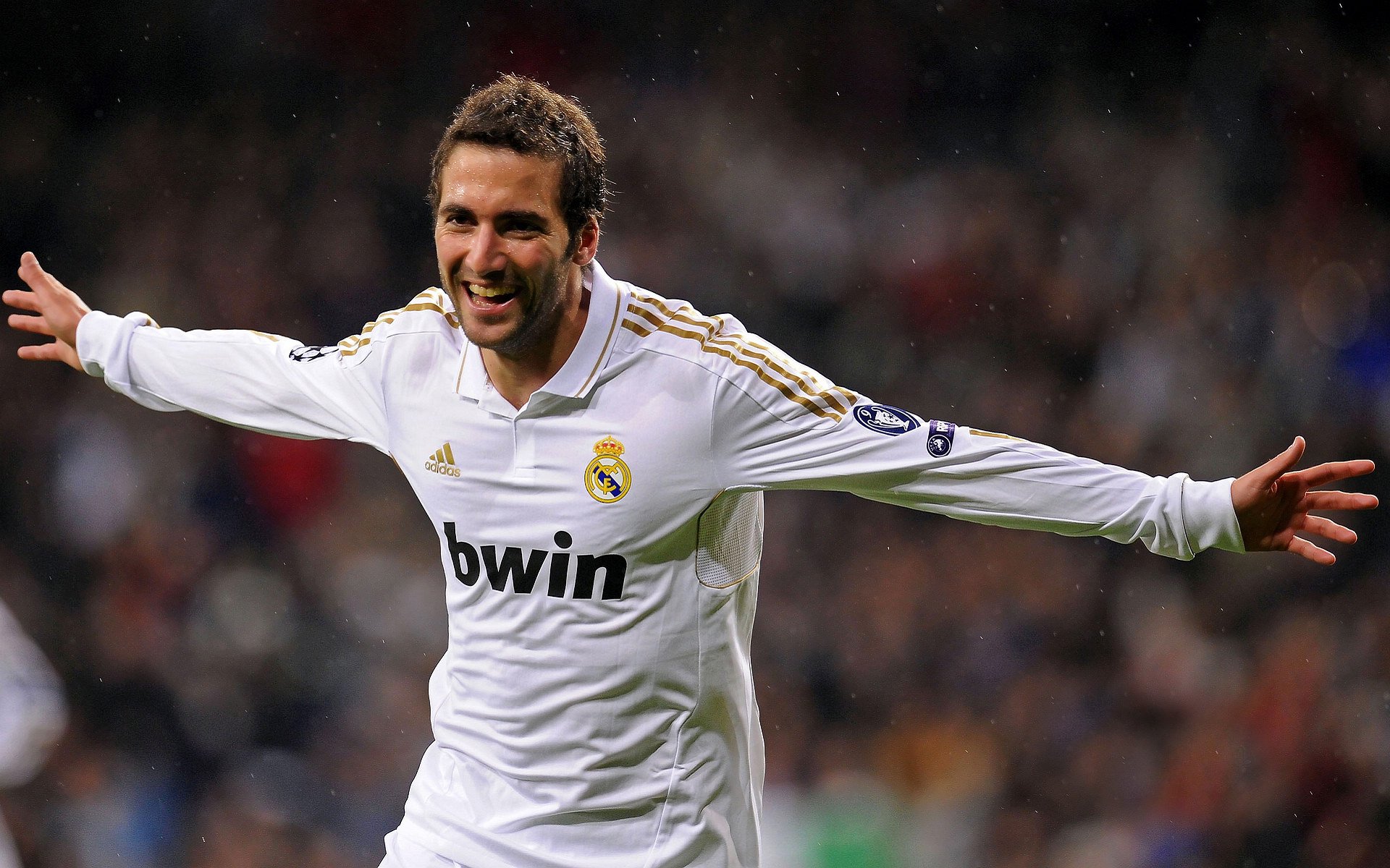 个人王座与团队熔炉，弗拉霍维奇与塞内加尔揭示的足球双重奏