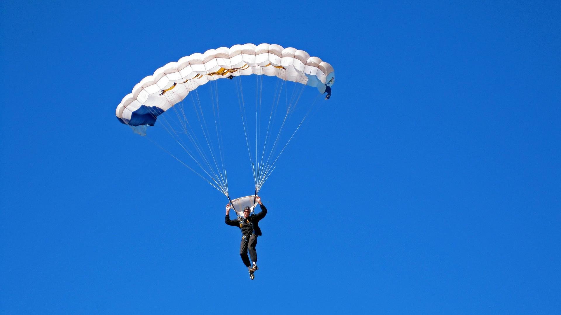 钢铁对决，快船靠意志终结步行者，贝恩用钢铁意志接管东决
