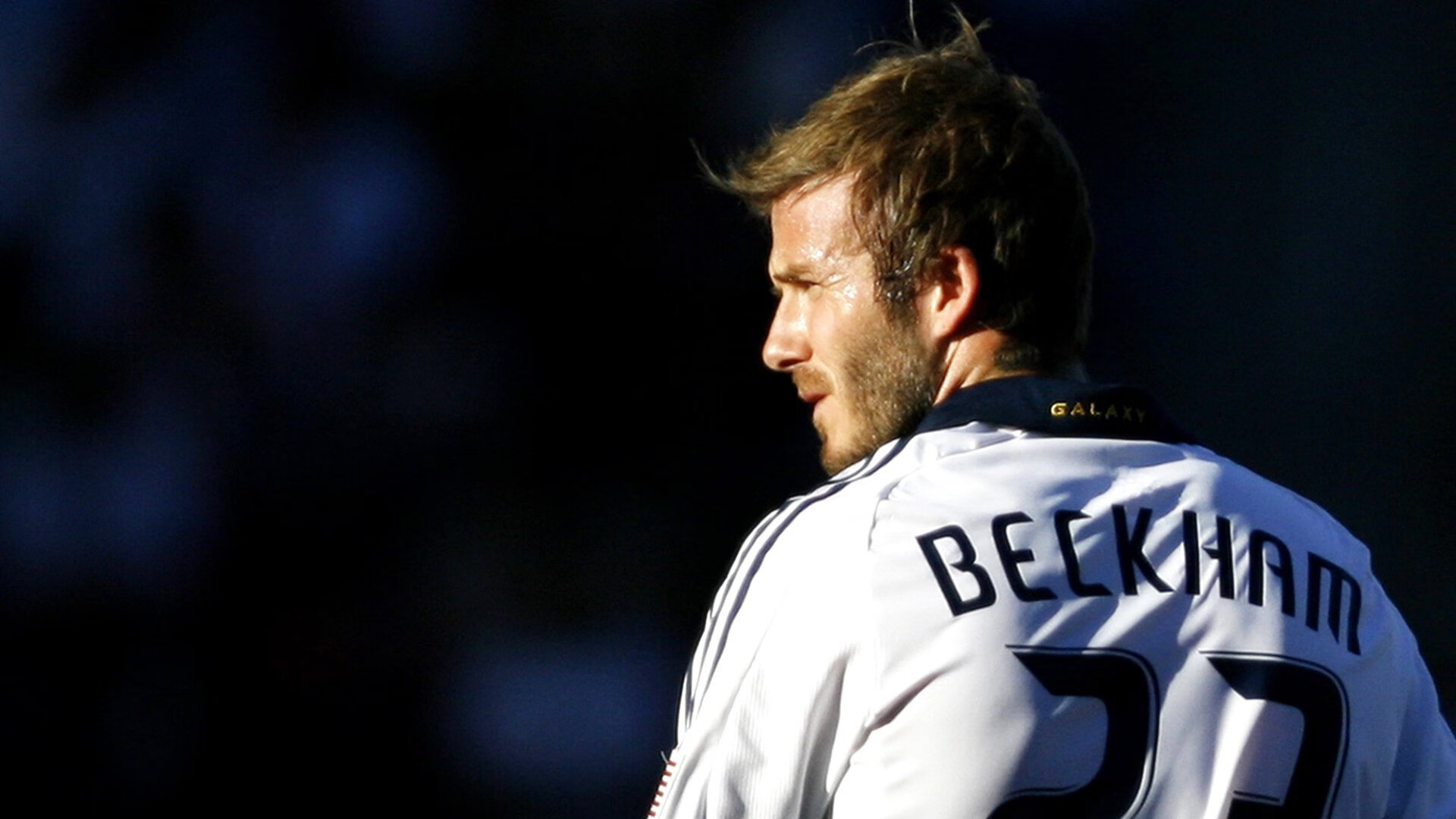 赛道新秩序的书写者,梅赛德斯以雷霆之姿横扫阿斯顿·马丁,拉塞尔用惊艳四座的表演宣告一个时代的开启